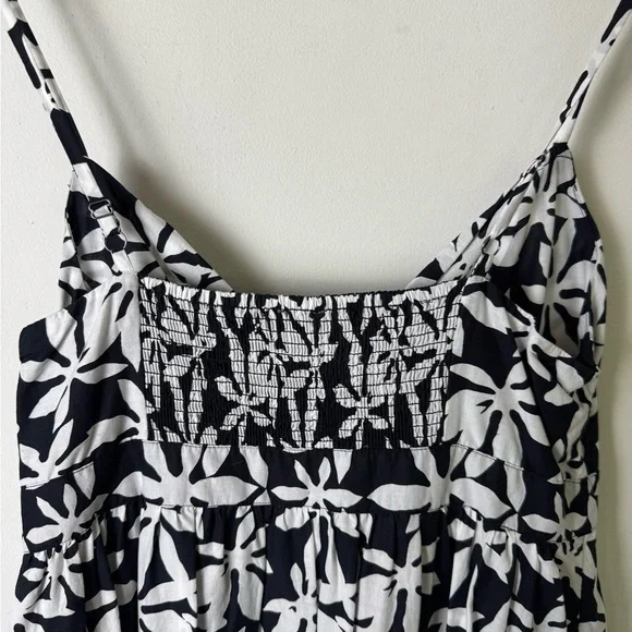 J. Crew factory black and white floral print with keyhole front size 6P - Picture 7 of 11
